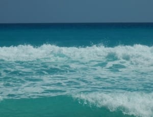 wave of body of water thumbnail