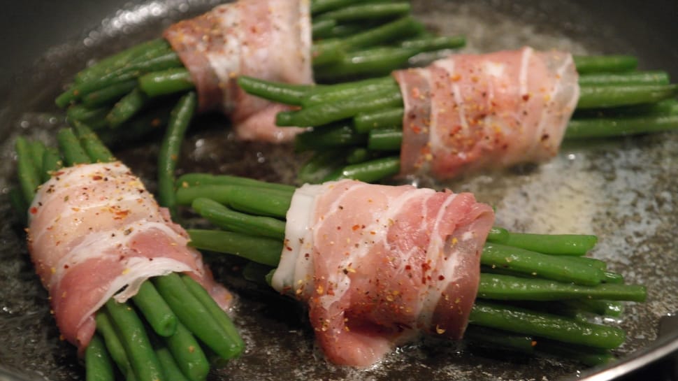 green vegetables with bacon preview