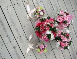 pink red and white bouquet of flowers thumbnail