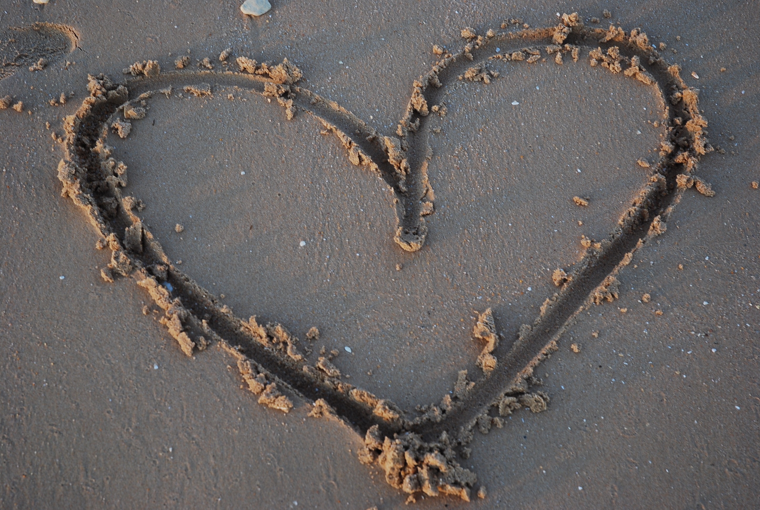 heart sand artwork