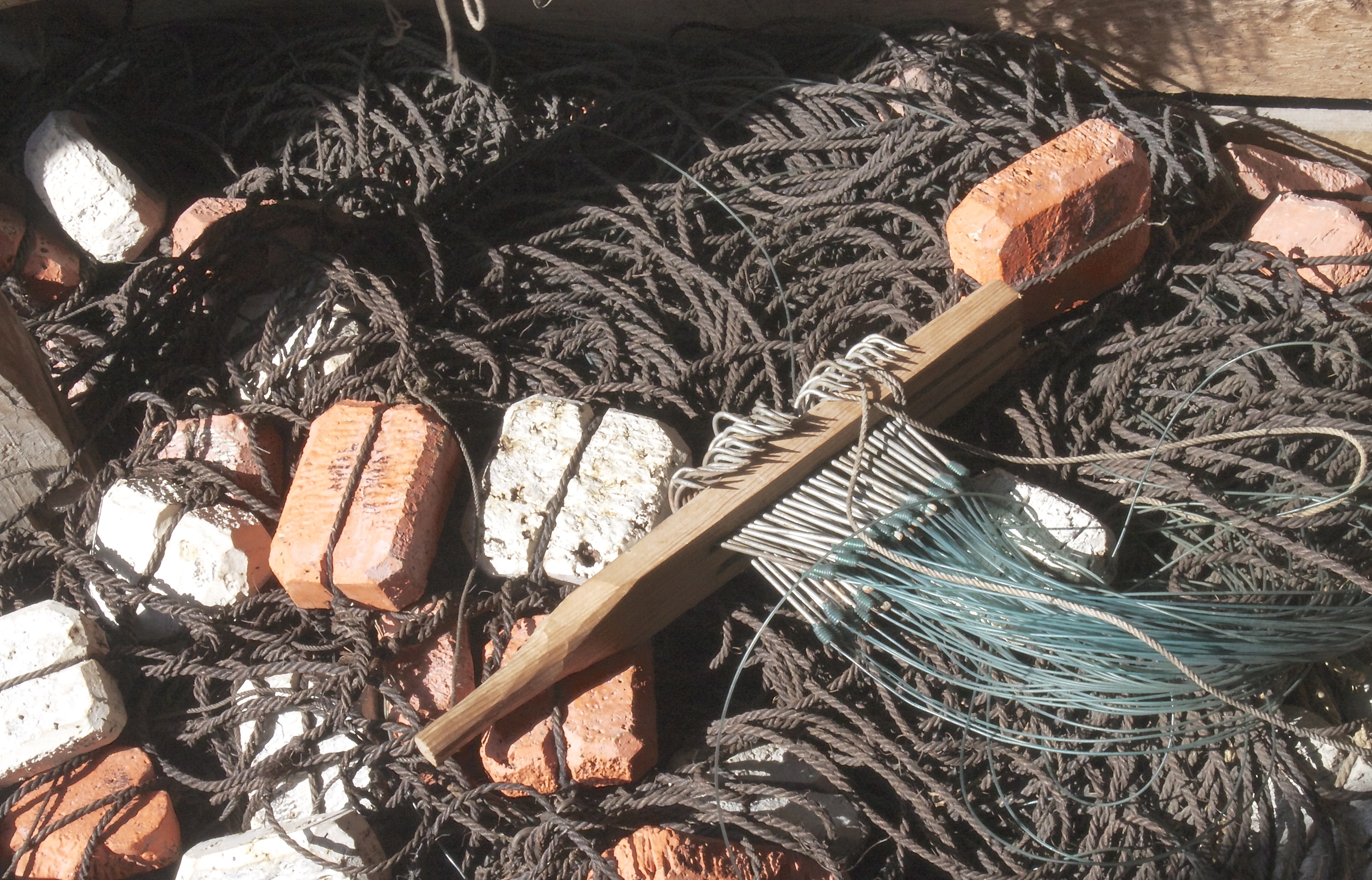 fishing net with bricks