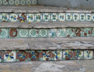 gray green and brown floral concrete stairs thumbnail