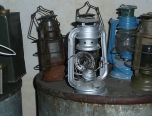 4 kerosene lamps thumbnail