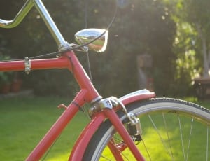 red commuters bike thumbnail