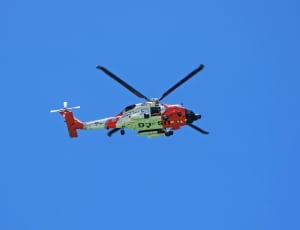 white-and-red helicopter thumbnail