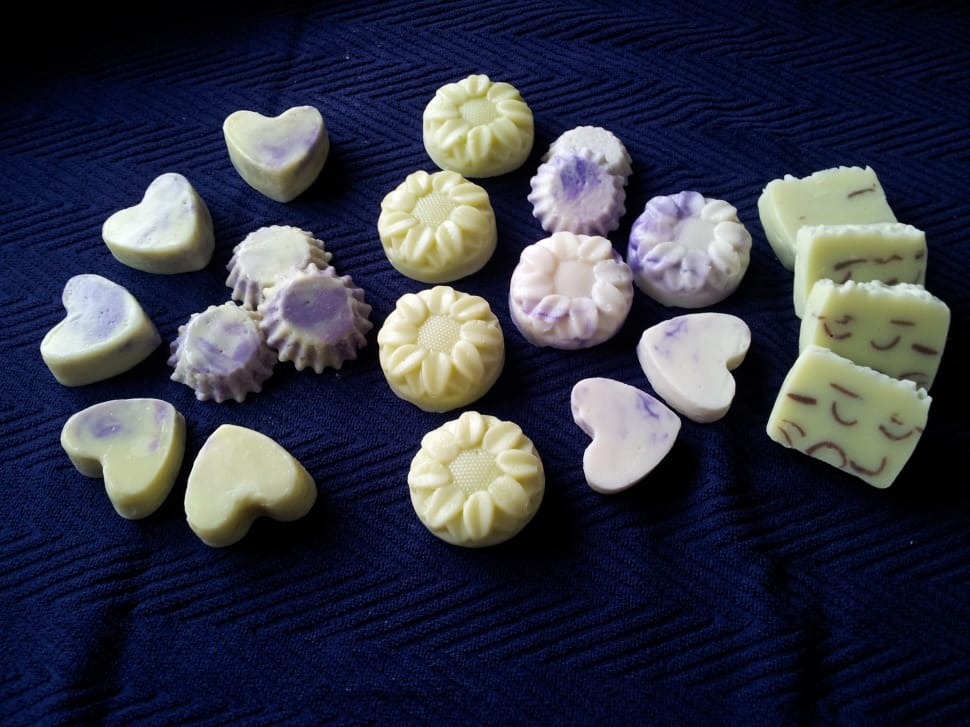 heart round and rectangular white chocolate preview