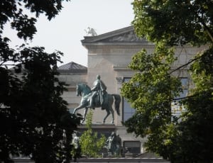 man on horse concrete statue thumbnail