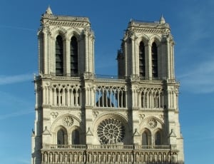notre dame cathedral thumbnail
