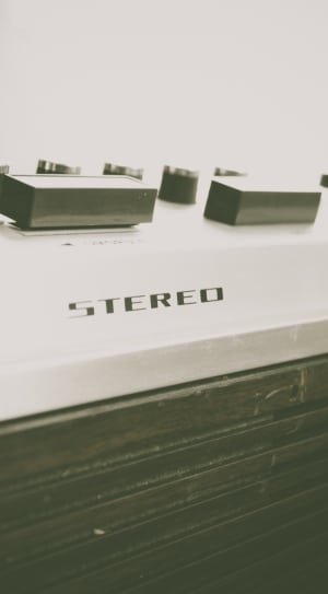 black stereo amplifier thumbnail