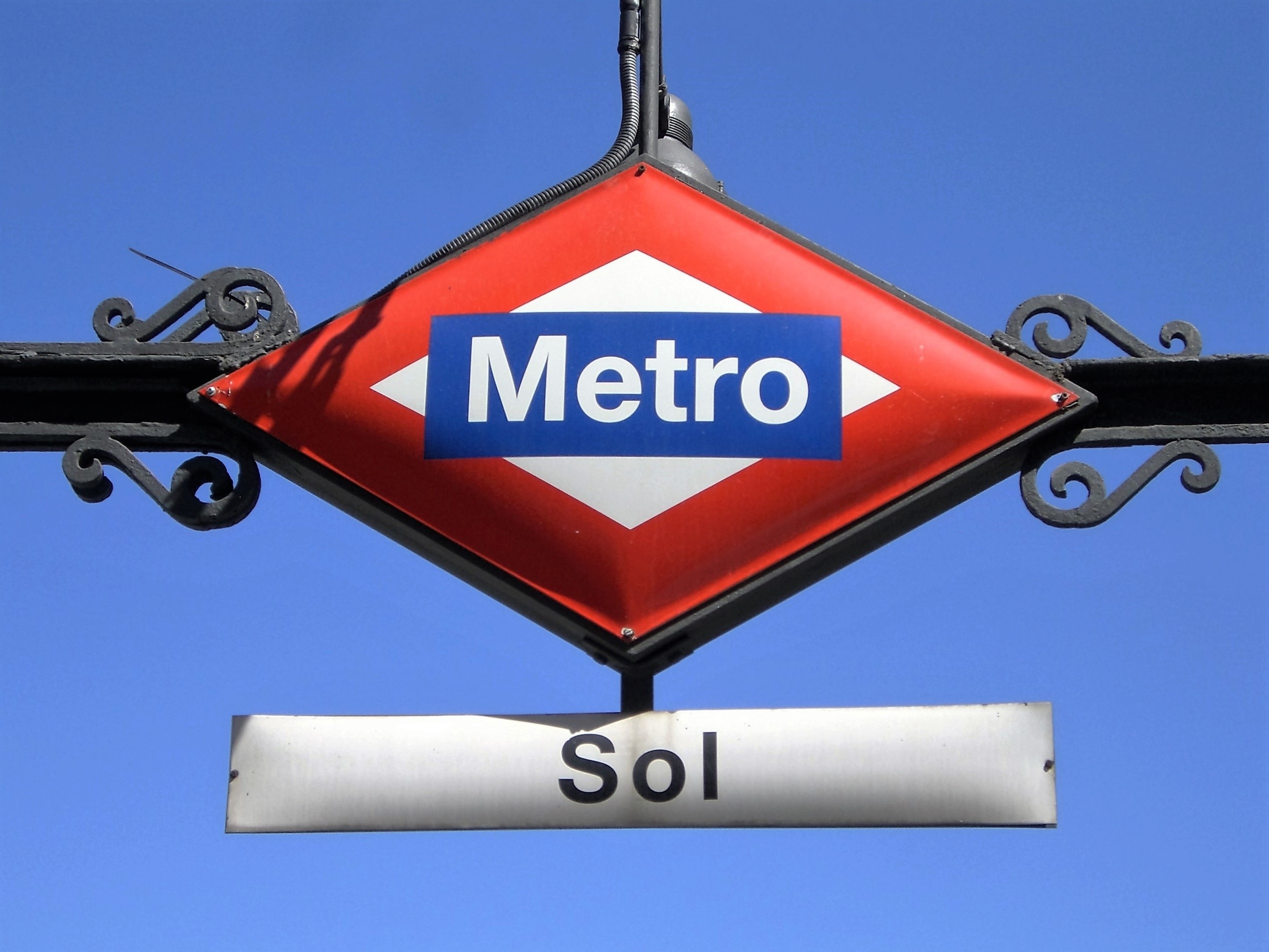 metro signage
