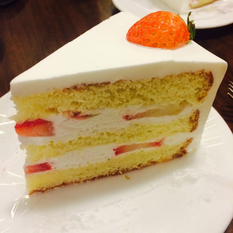 strawberry vanilla cake preview