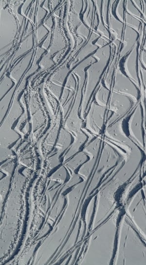 snow ski tracks thumbnail