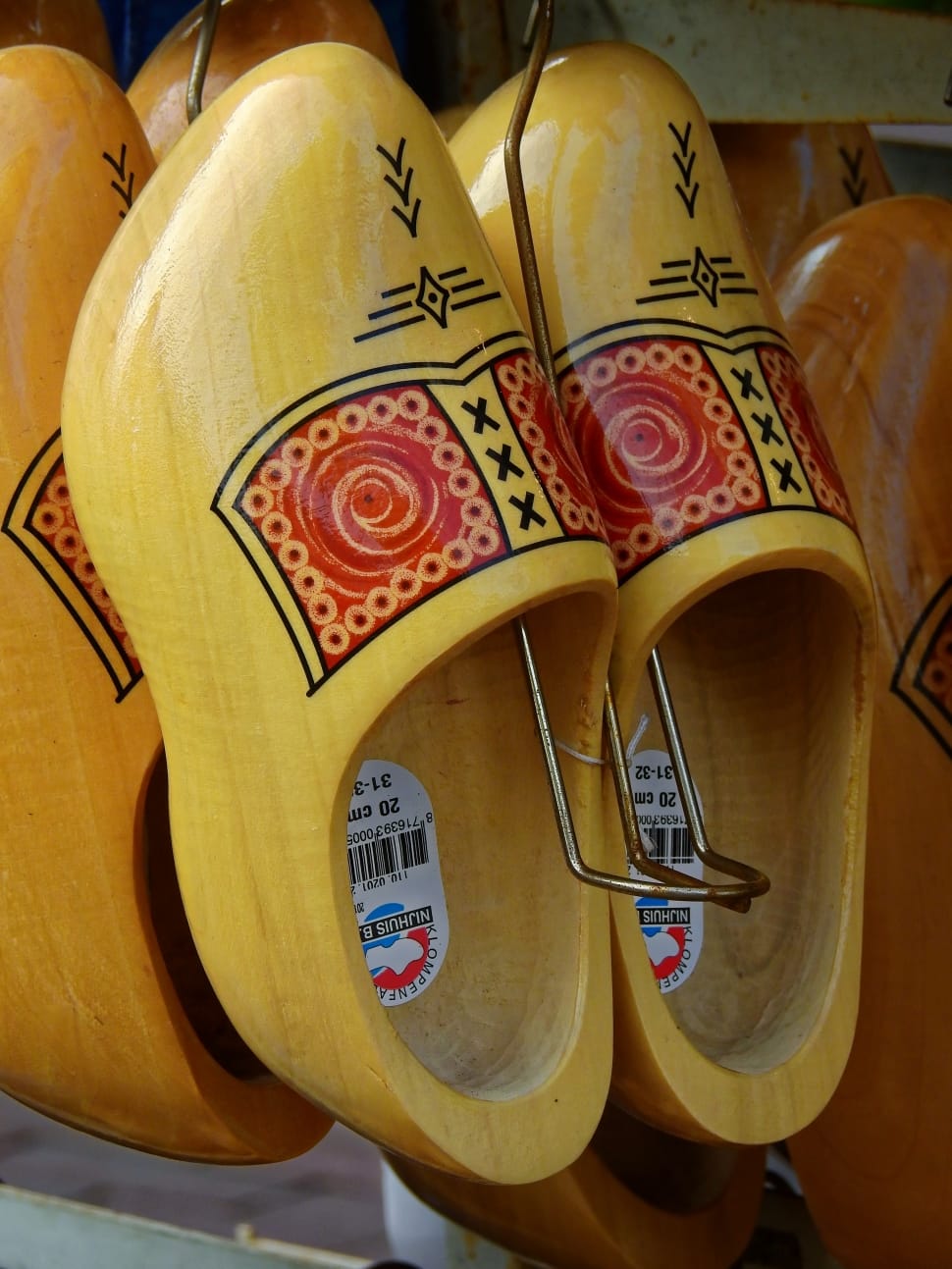 chinese wooden slippers
