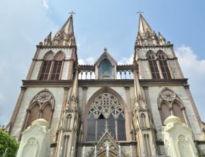white and brown cathedral thumbnail