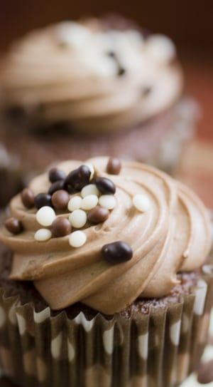 brown cupcake thumbnail
