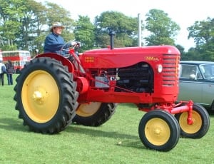 red farming tractor thumbnail