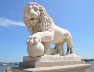 poel st. ausustine lion statue thumbnail