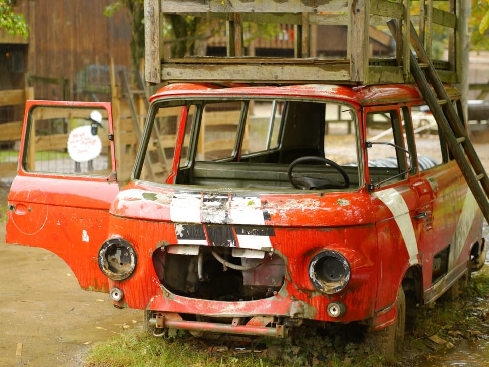 red and white car preview