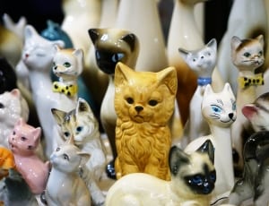 ceramic cat figurine lot thumbnail