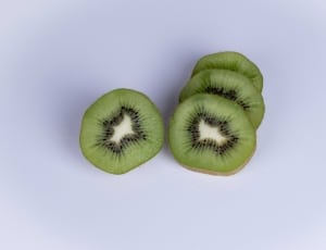 sliced kiwi fruit thumbnail