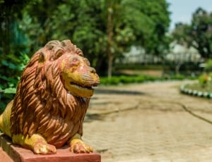 lion statuette thumbnail