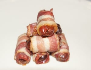 hotdog wrapped with bacon strips thumbnail