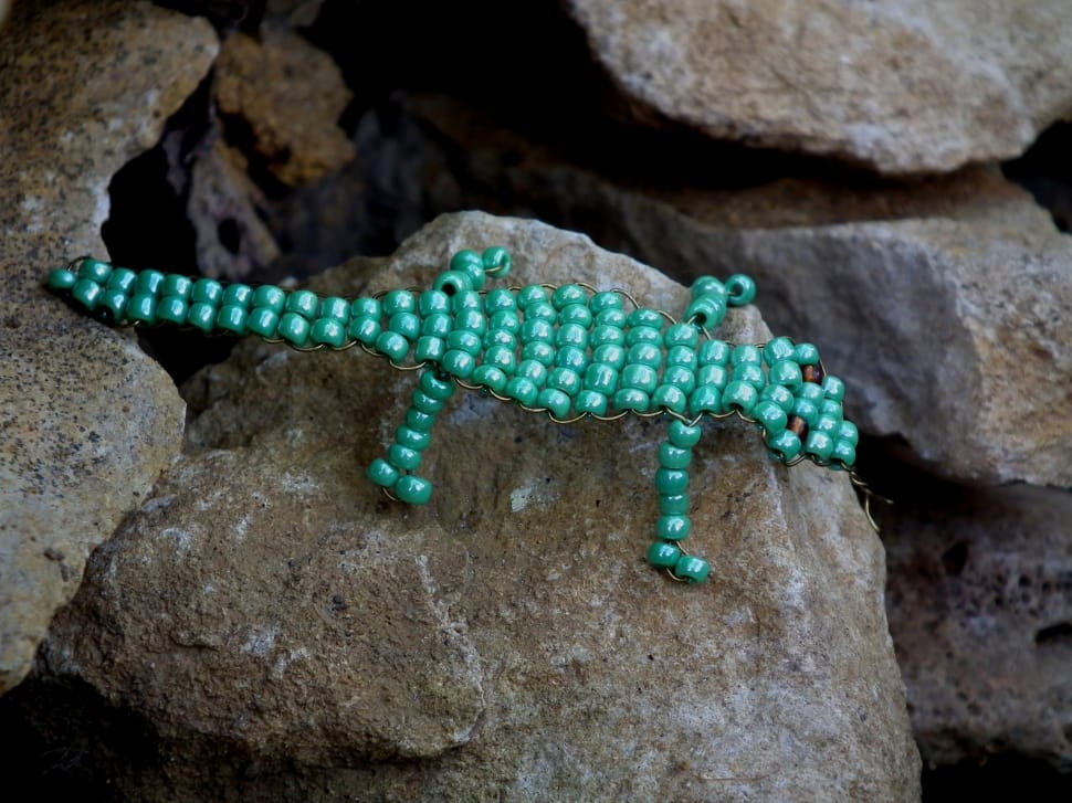 teal beaded gecko preview