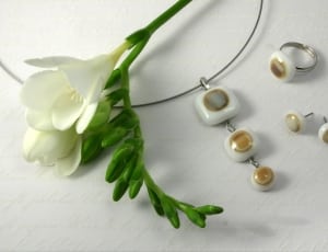 women's silver and white ring earrings and necklace thumbnail