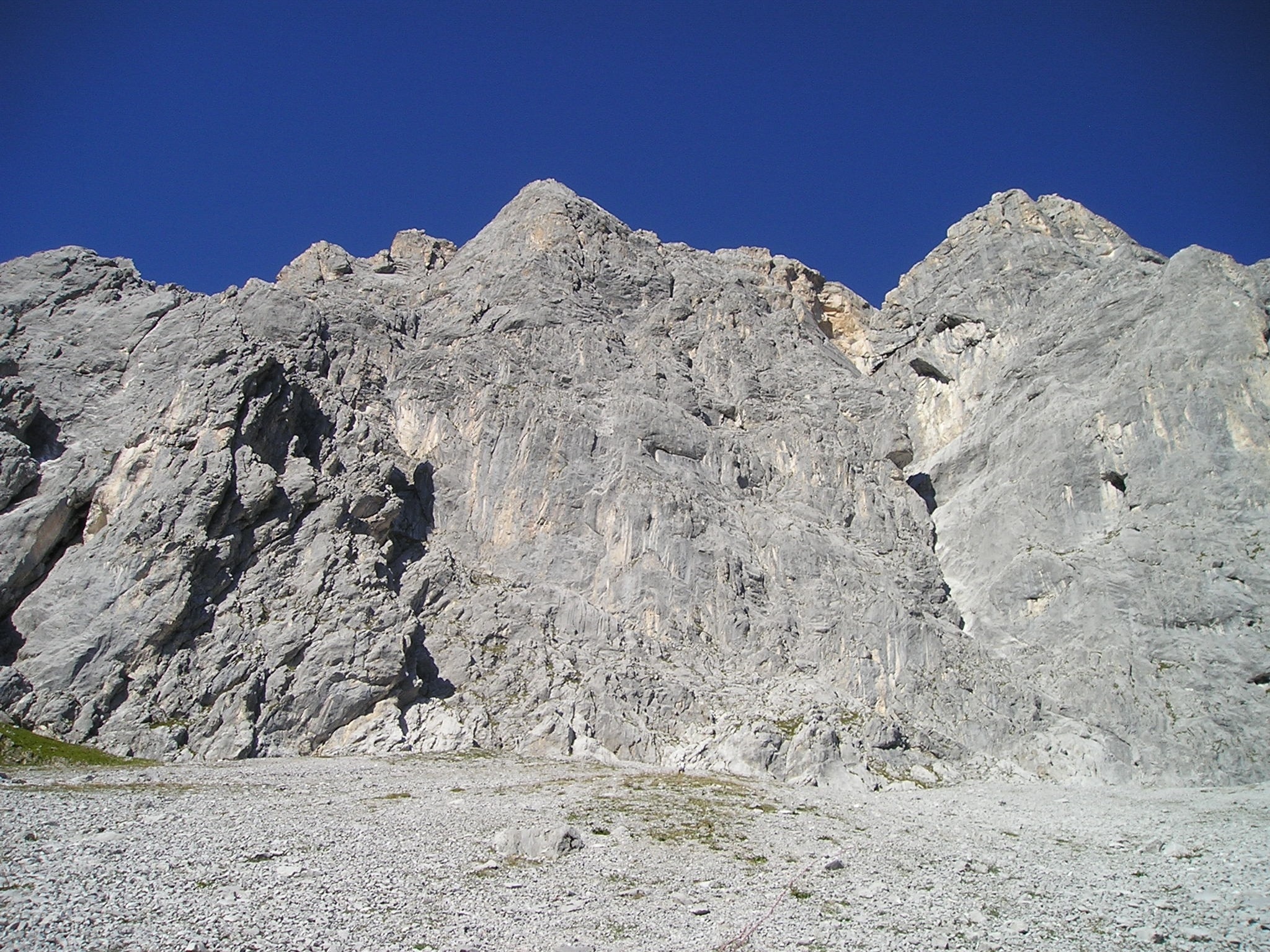gray rock montain