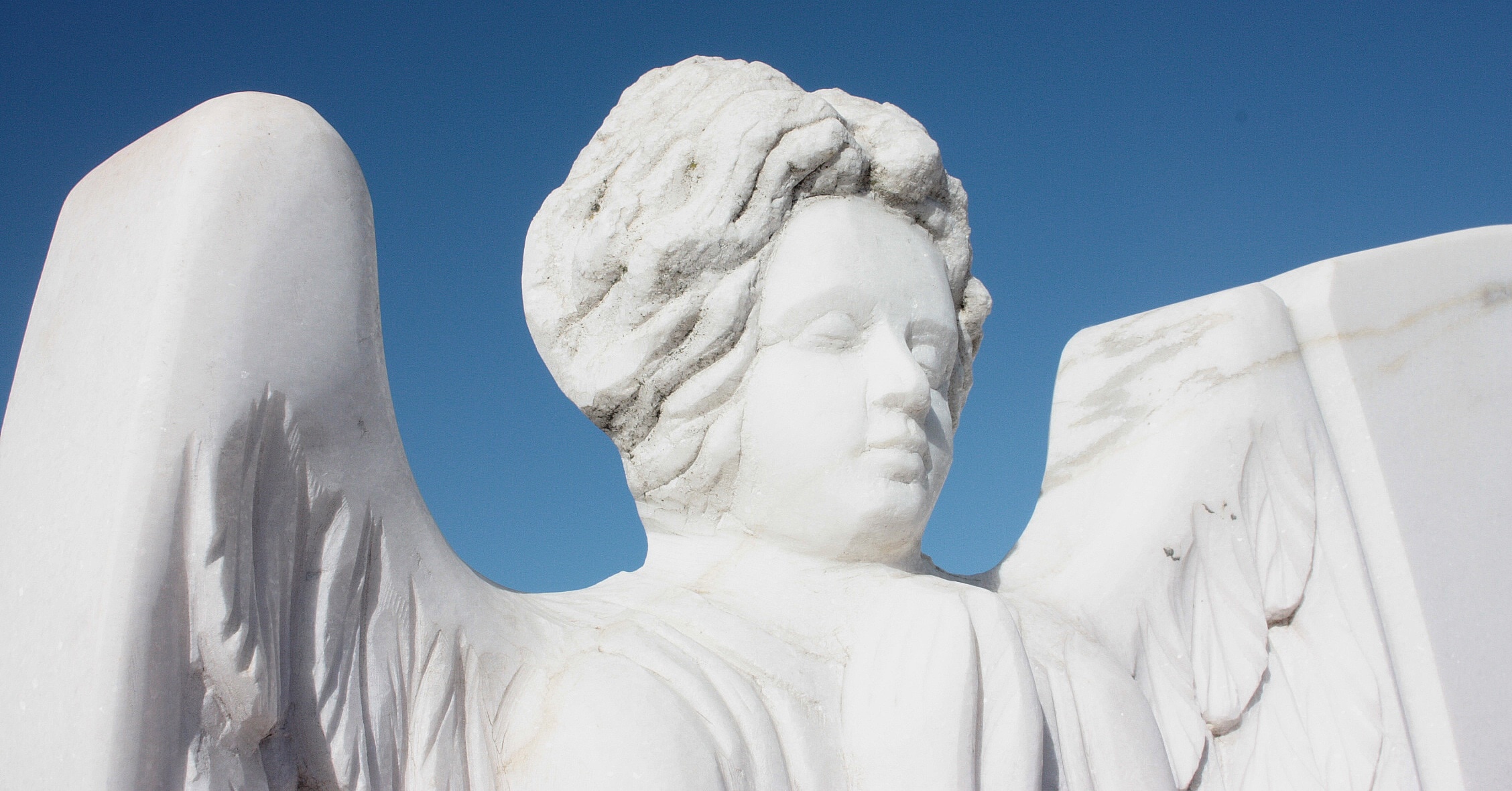 angel white statue