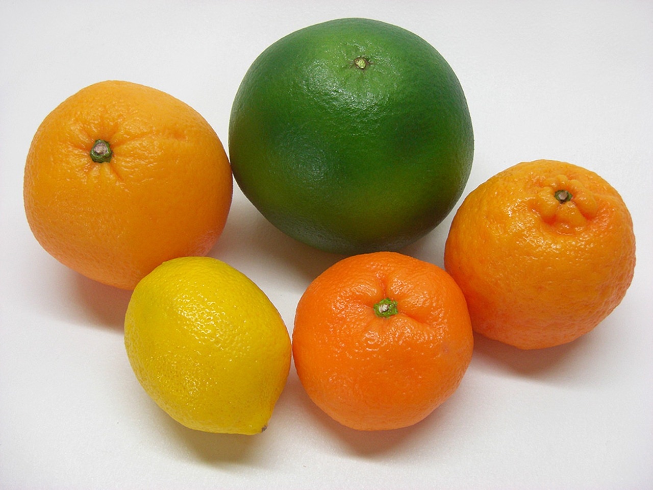 5 round fruits