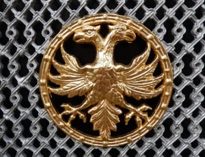 gold bird round emblem thumbnail