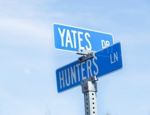 yates dr and hunters ln signage thumbnail