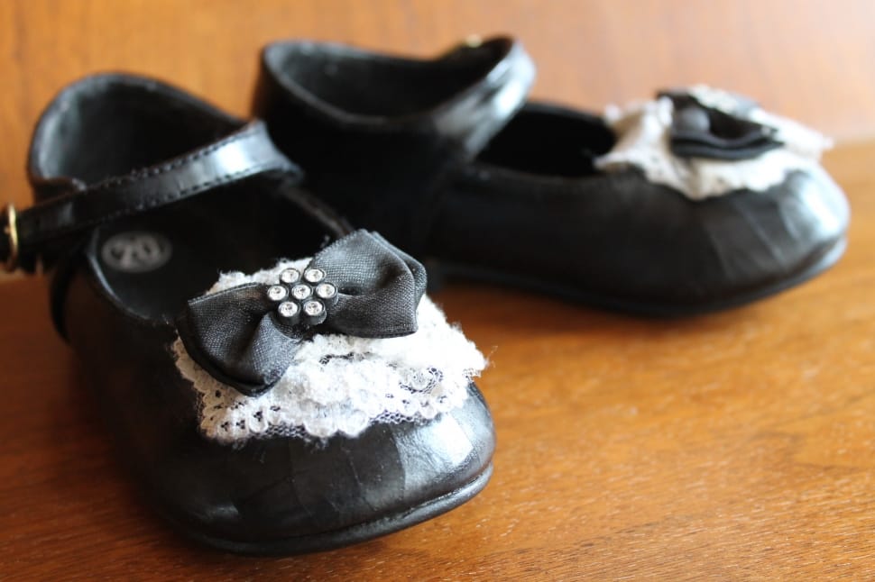 toddler's black leather mary jane shoes preview