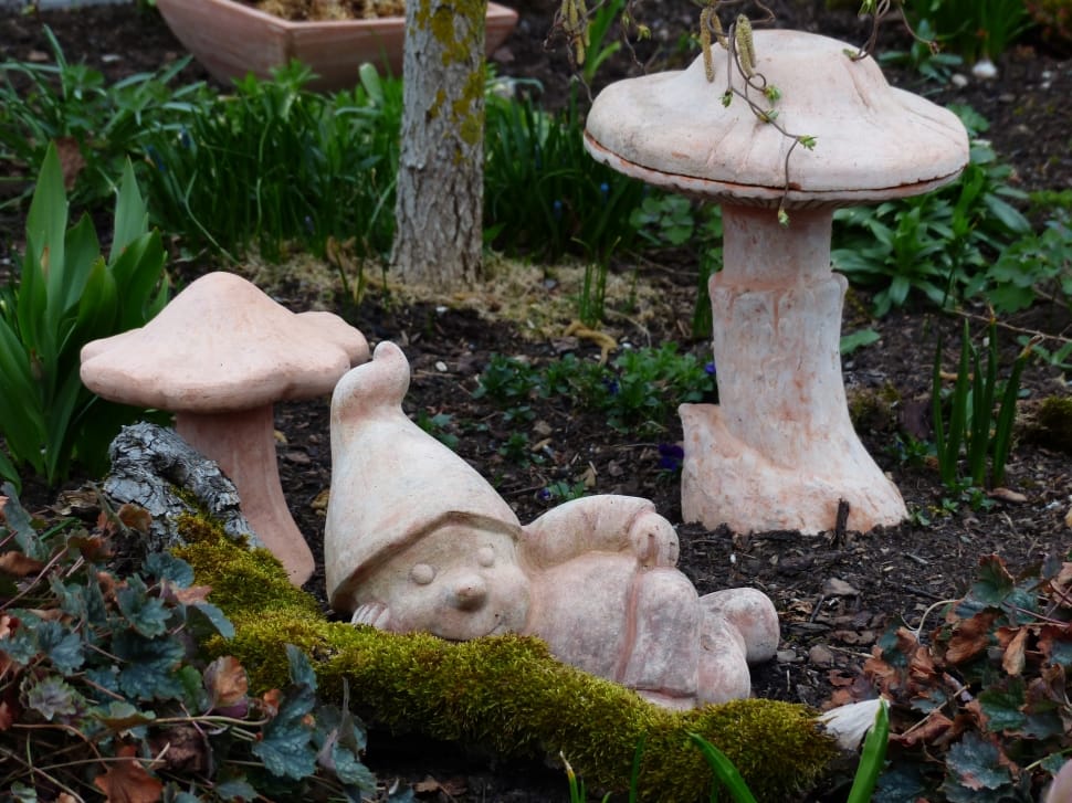 mushroom and gnome concrete figurine preview