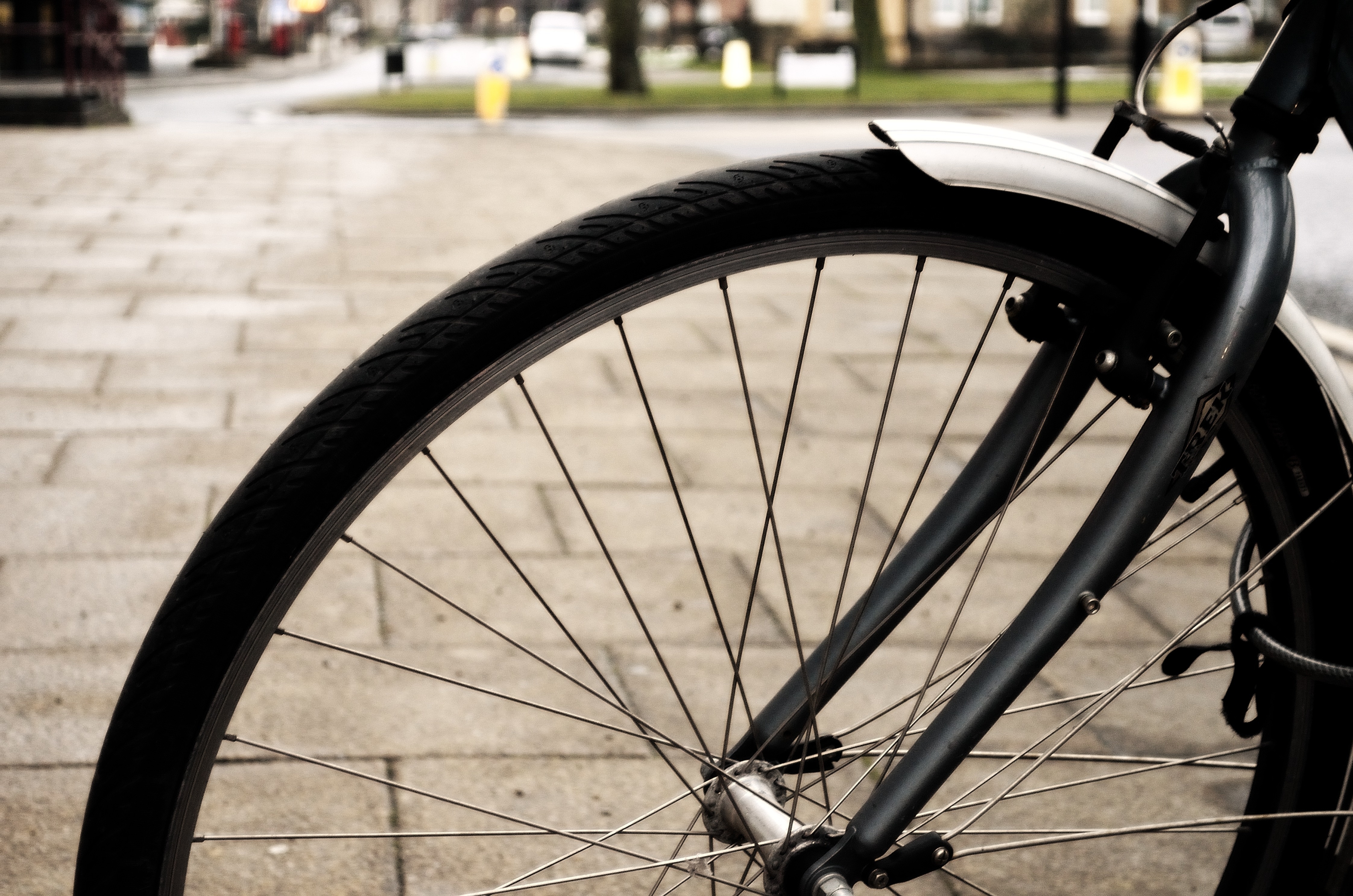 black bicycle wheel