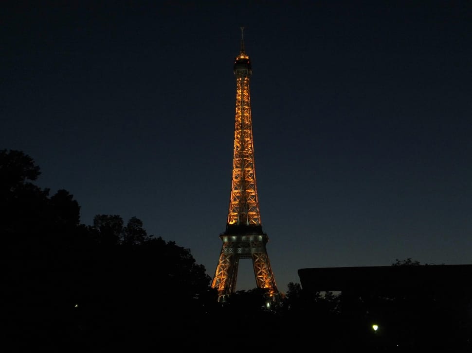 photo of lighted eiffel tower preview