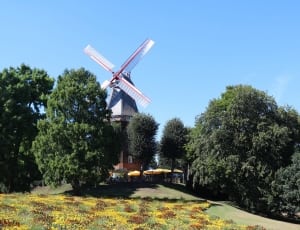 white red windmill thumbnail