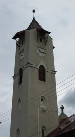 gray concrete clocktower thumbnail
