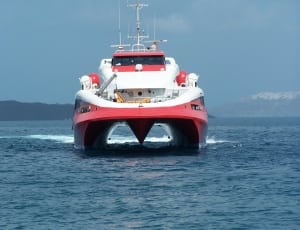 white and red speedboat thumbnail