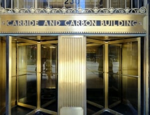 carbide and carbon building thumbnail