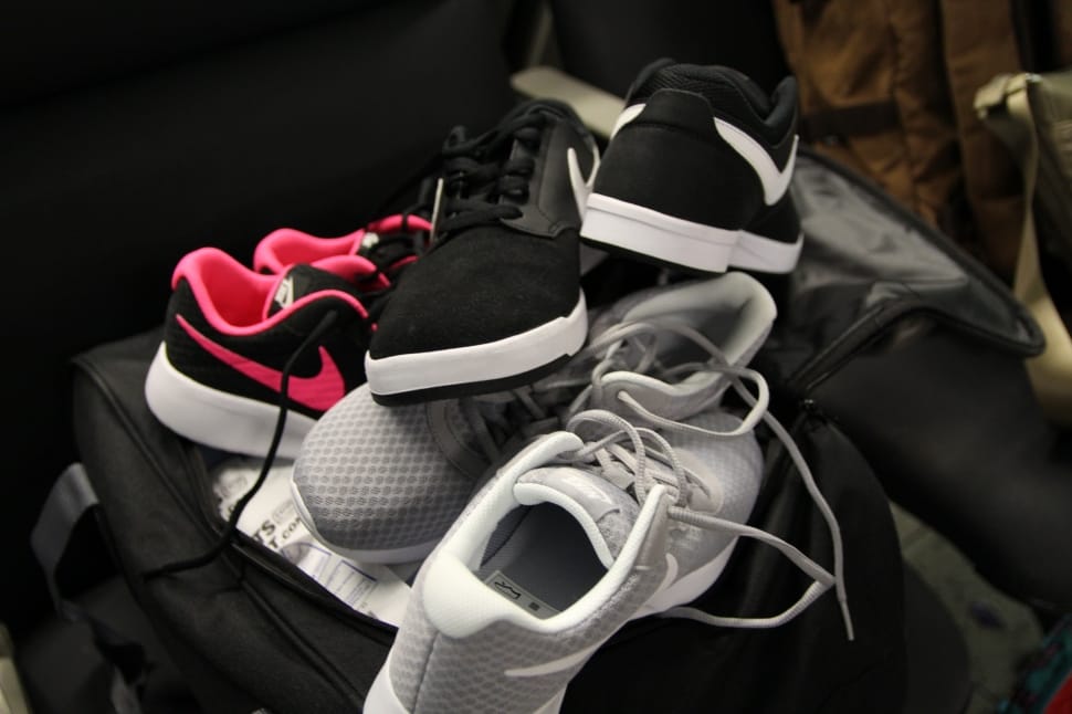 3 pairs of nike low top sneakers preview