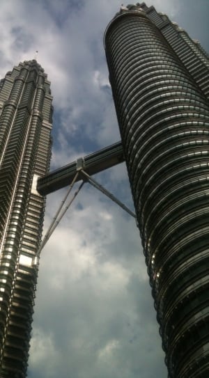 petronas twin towers in malaysia thumbnail