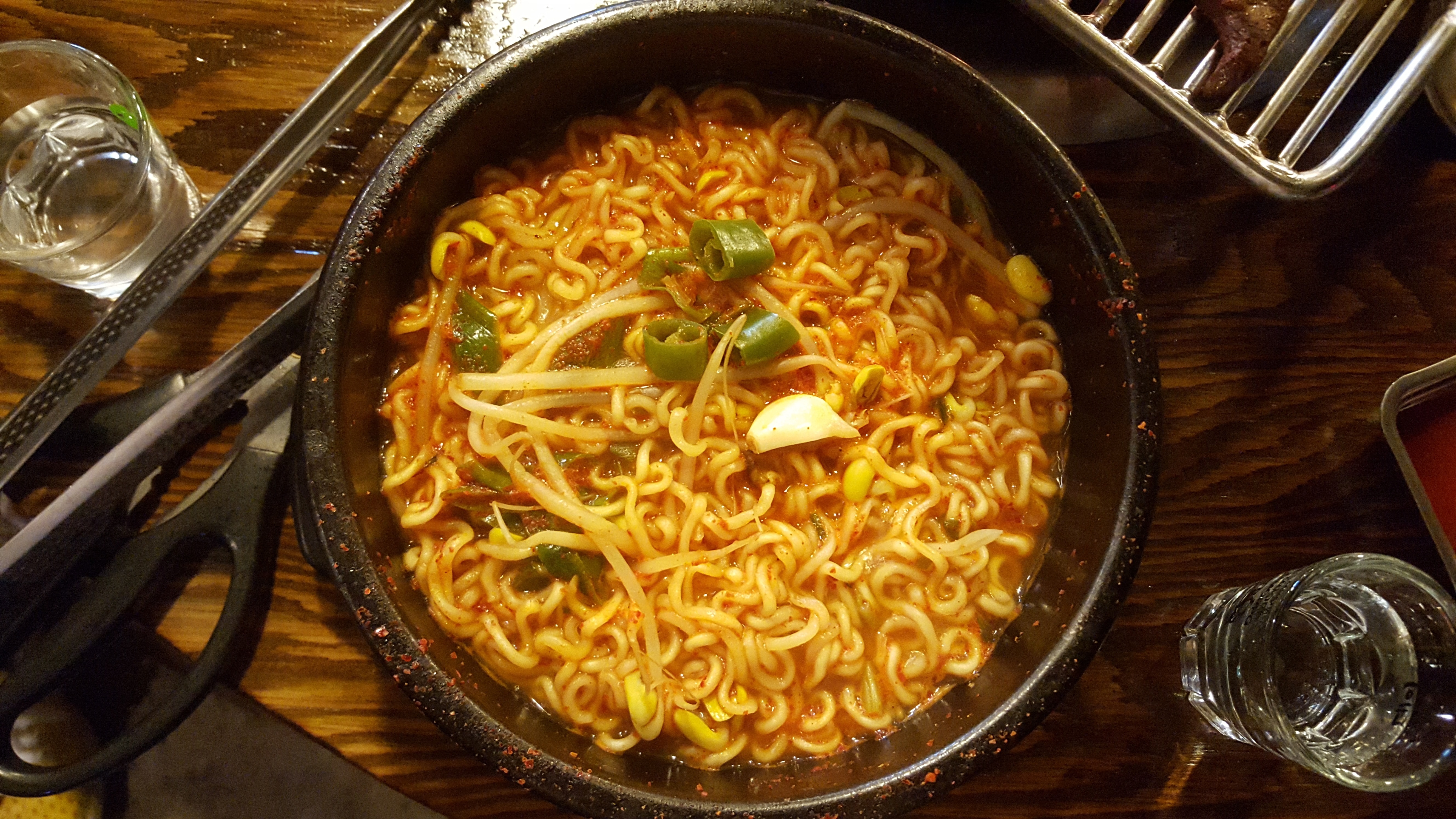 Лапша во сне. Рамён корейский. Корейская кухня рамен. Китайская лапша instant Noodle. Ramen Noodles быстрого приготовления.