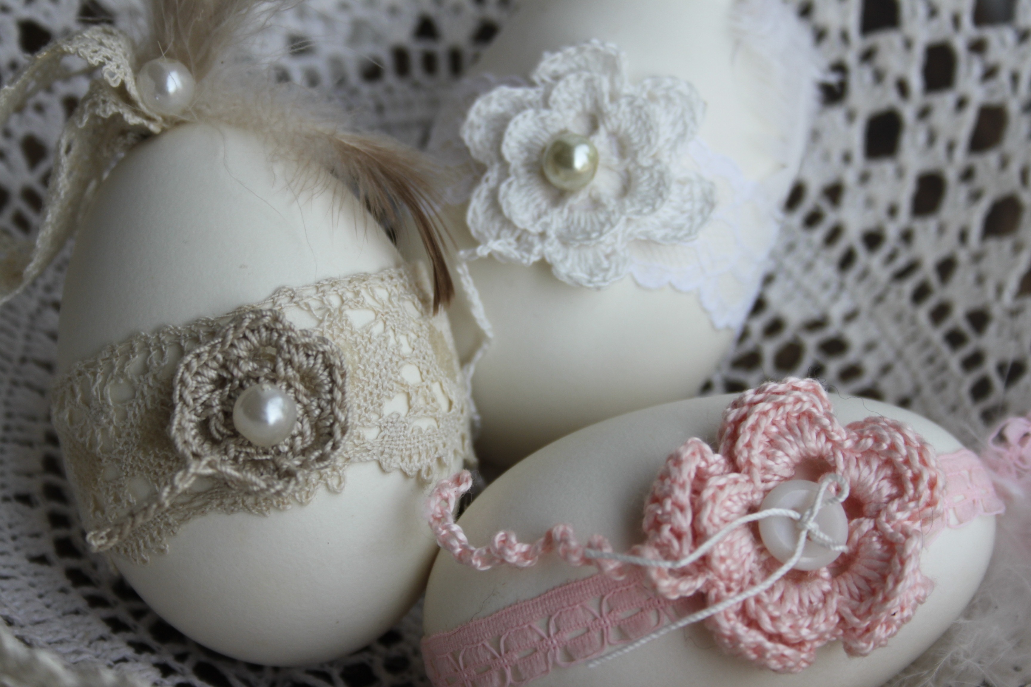 white pink and brown floral knit egg decor
