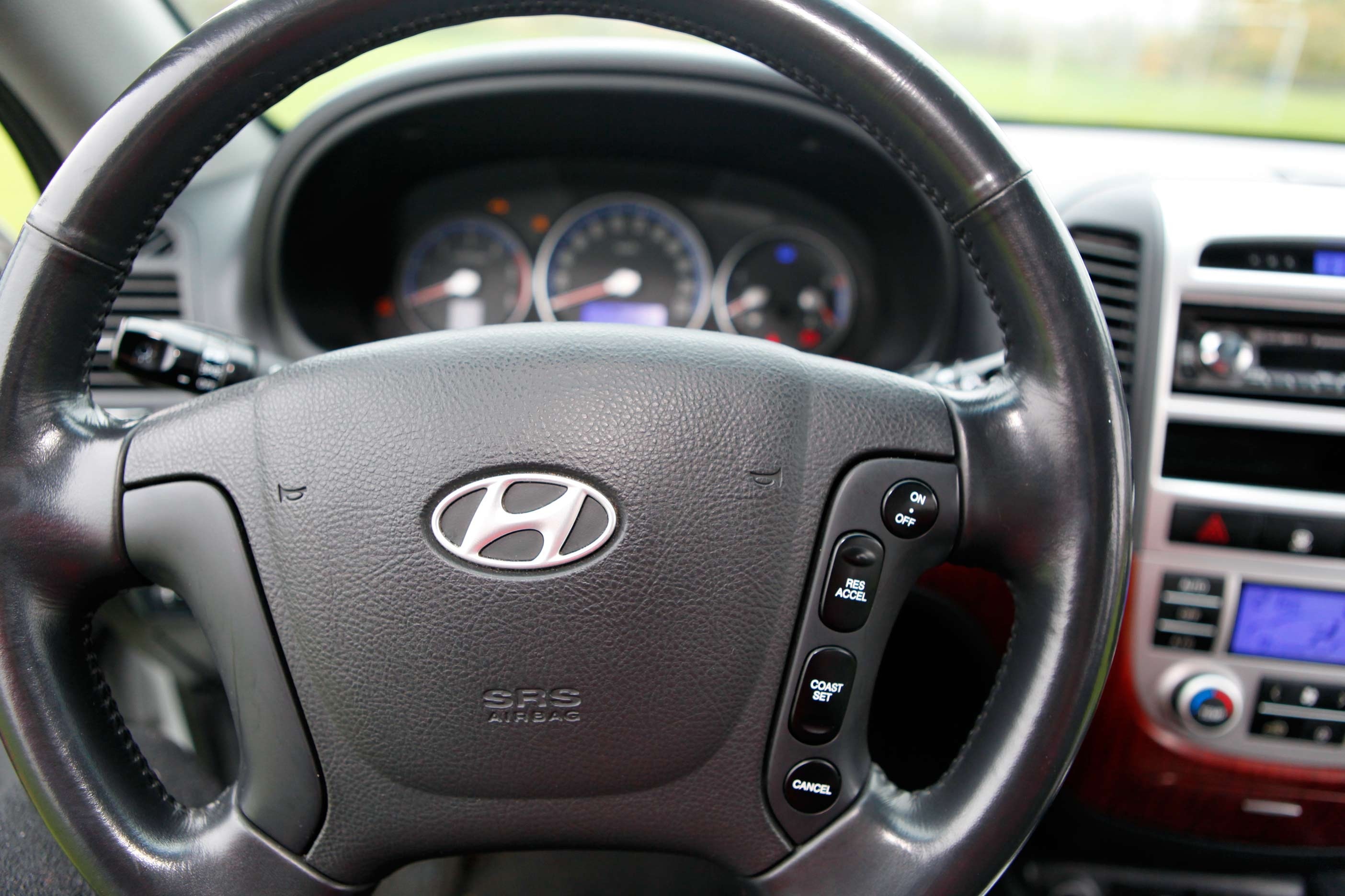 black hyundai power steering wheel