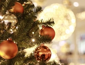 christmas tree with brown baubles thumbnail