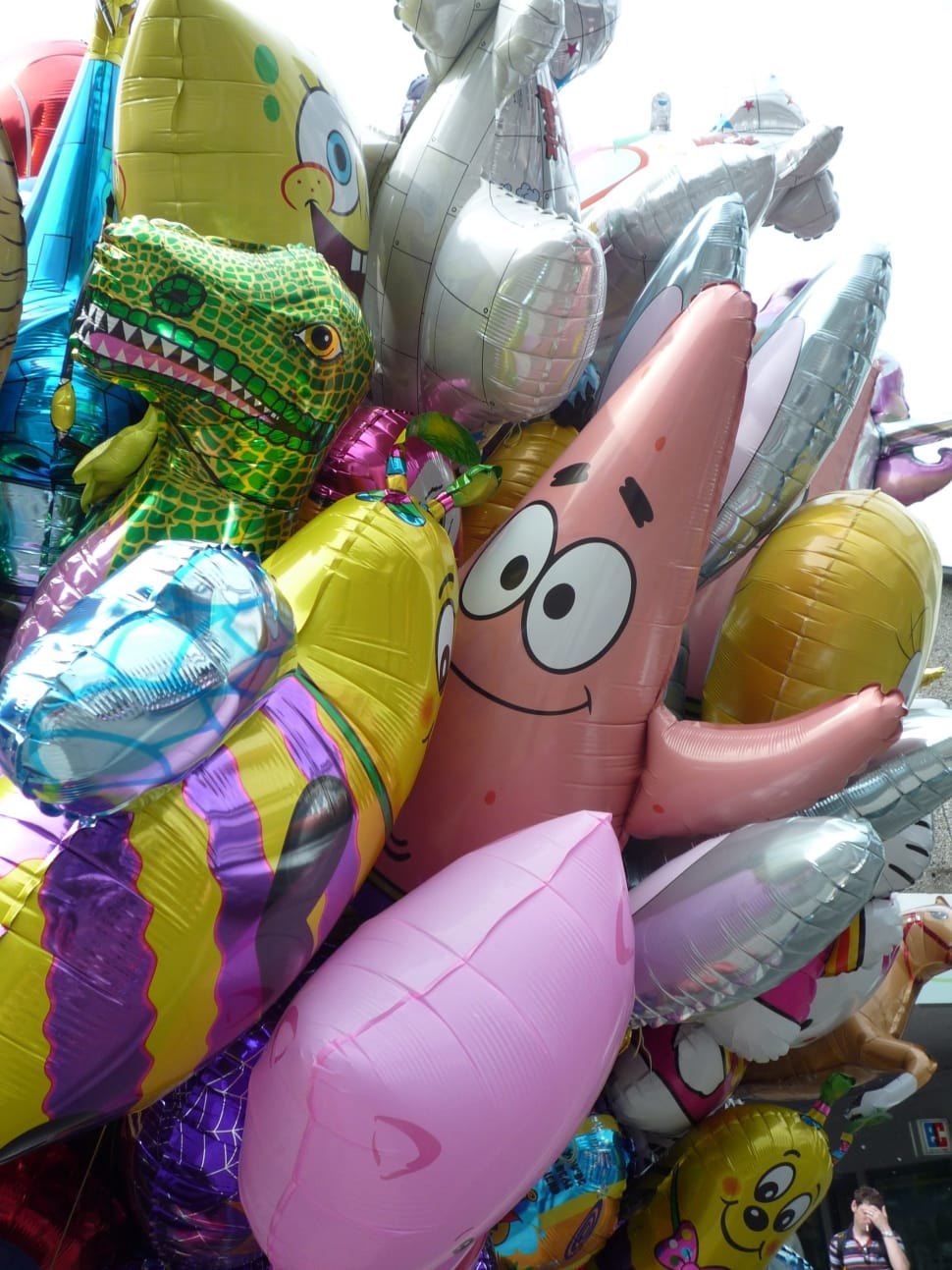 spongebob squarepants and patrick star balloon preview