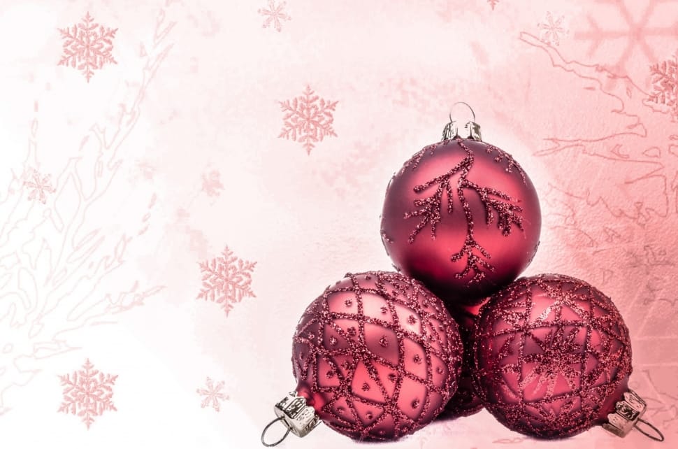 3 pink baubles preview