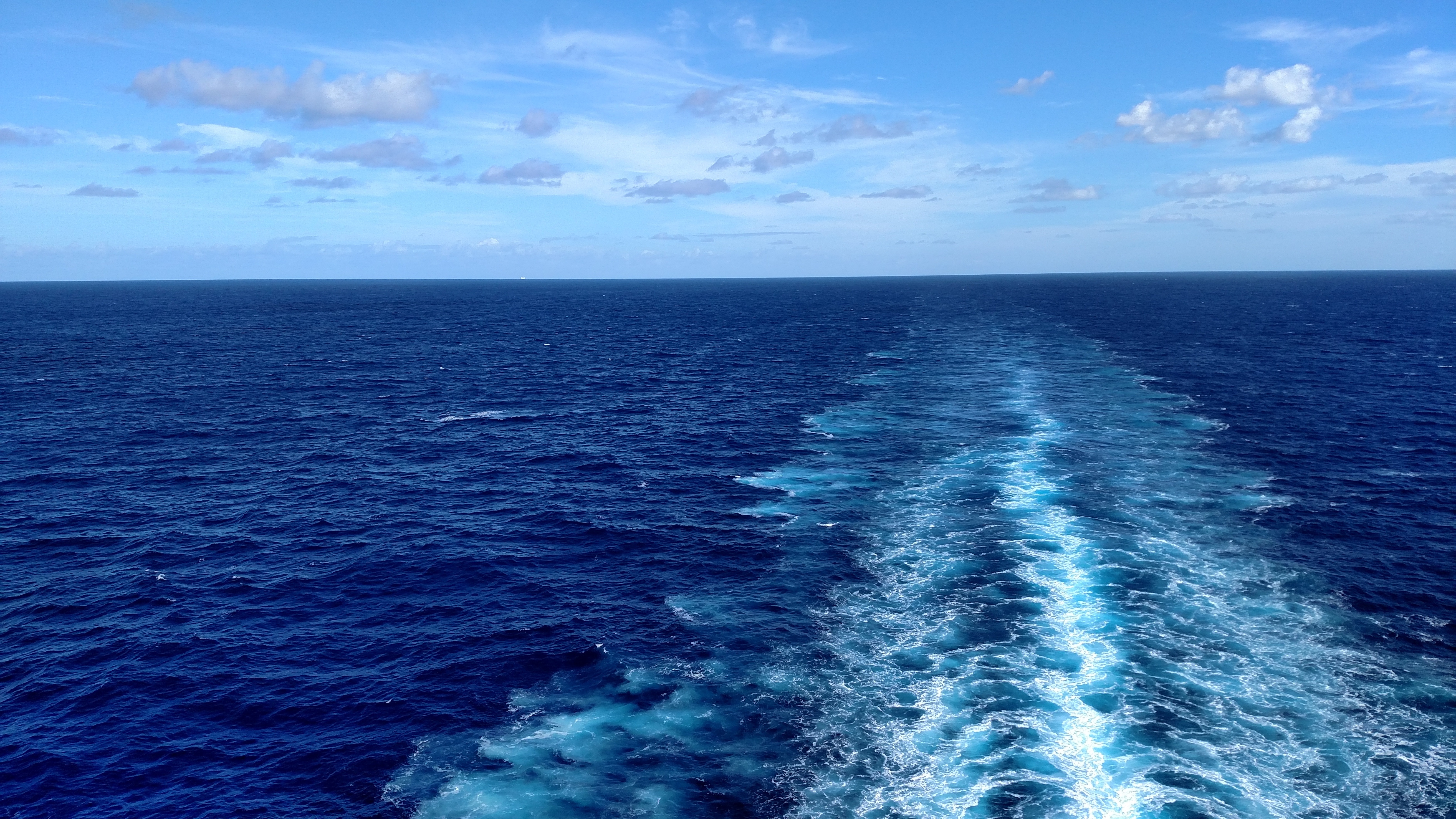 Синий океан 1. Синее море. Красный океан и голубой океан. Синий океан. Карибское море.